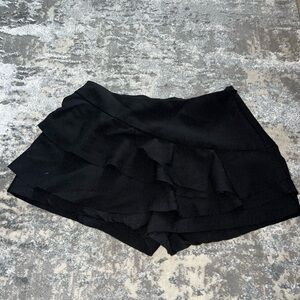 DO+BE black skort